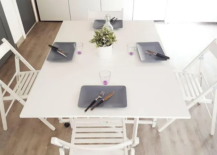 GregBnb-com - Filet suspendu ! - CLIMATISÉ - WIFI -15min Gare